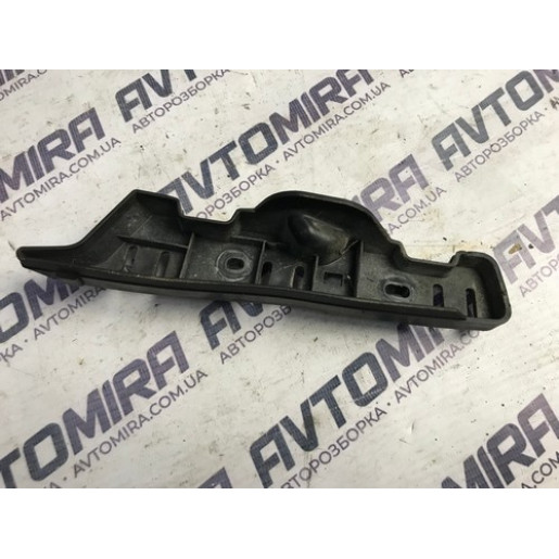Кронштейн переднього бампера правий Fiat Punto 2005-2018 51852309